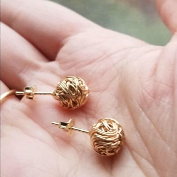 18k Plated Gold Love Knot Stud Earrings - Picture 3 of 7